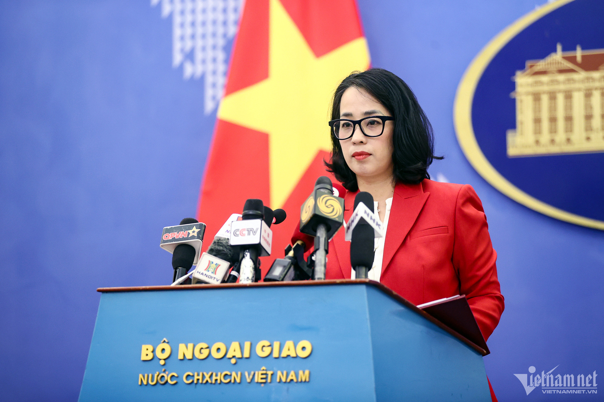 nguoi phat ngon bo ngoai giao pham thu hang