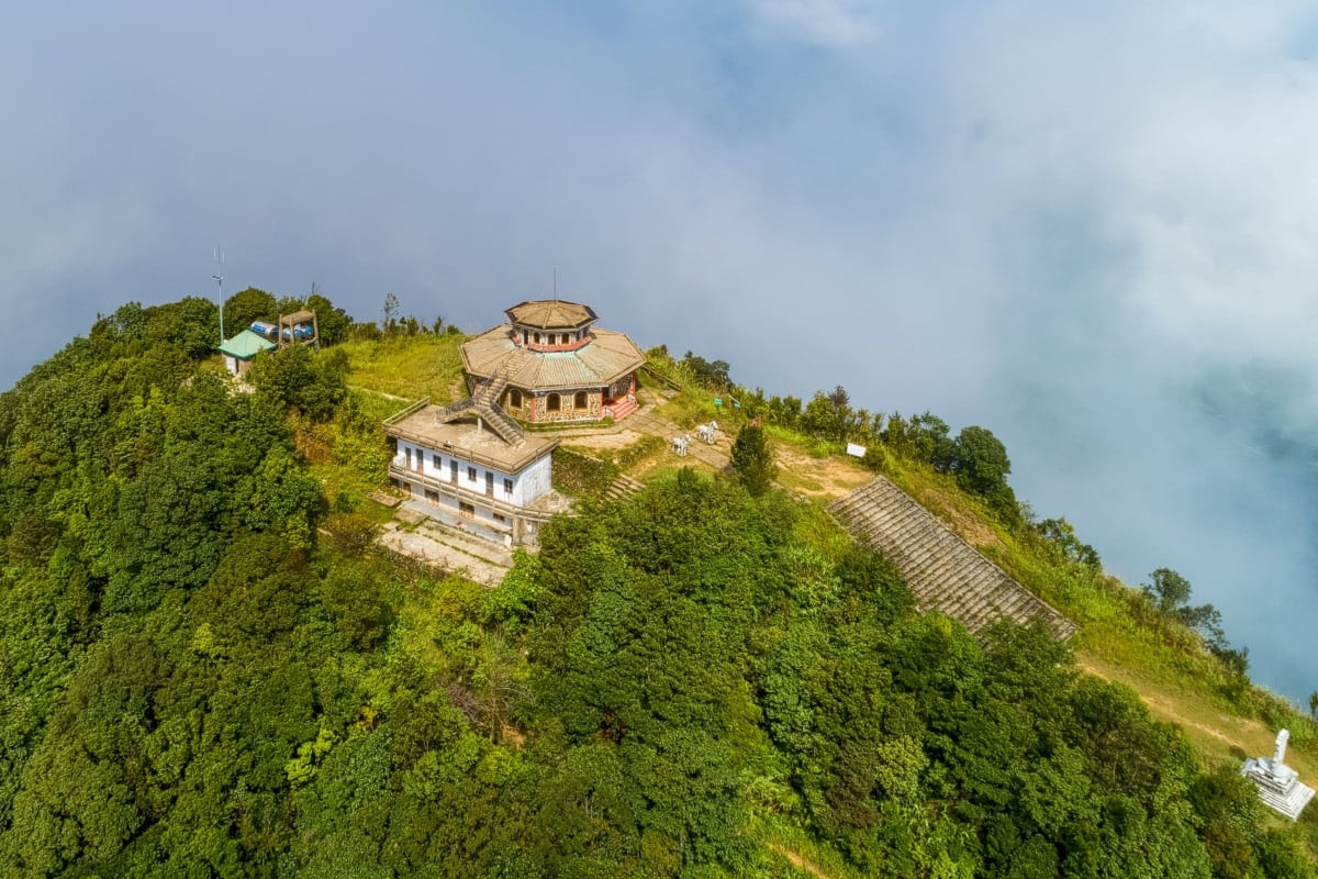 lang co bay one of the world s most beautiful bay picture 3