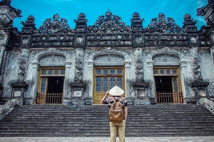 lang co bay one of the world s most beautiful bay picture 4