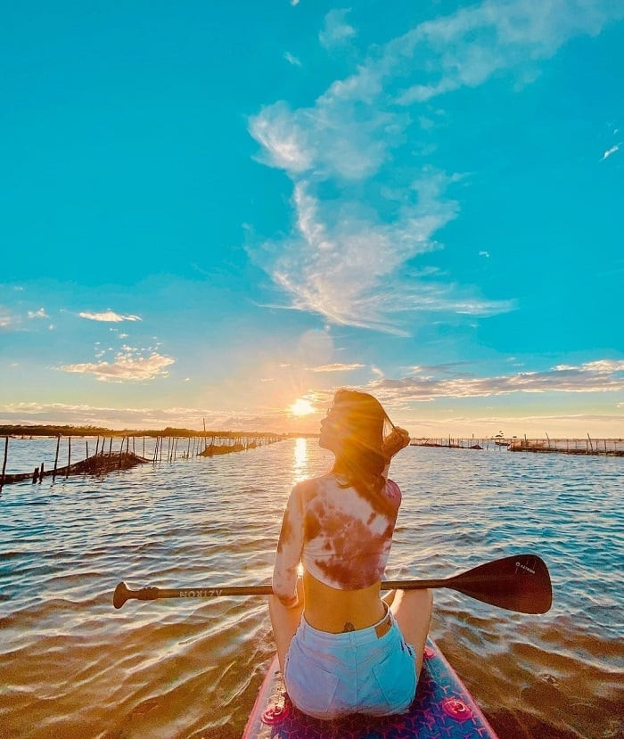 lang co bay one of the world s most beautiful bay picture 5