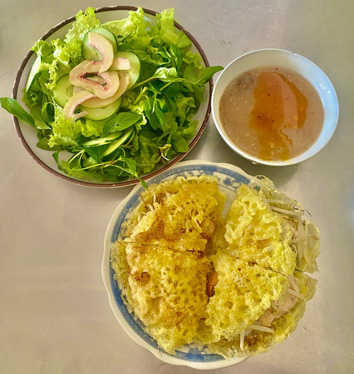 ﻿Banh khoai – Hue’s rustic delicacy