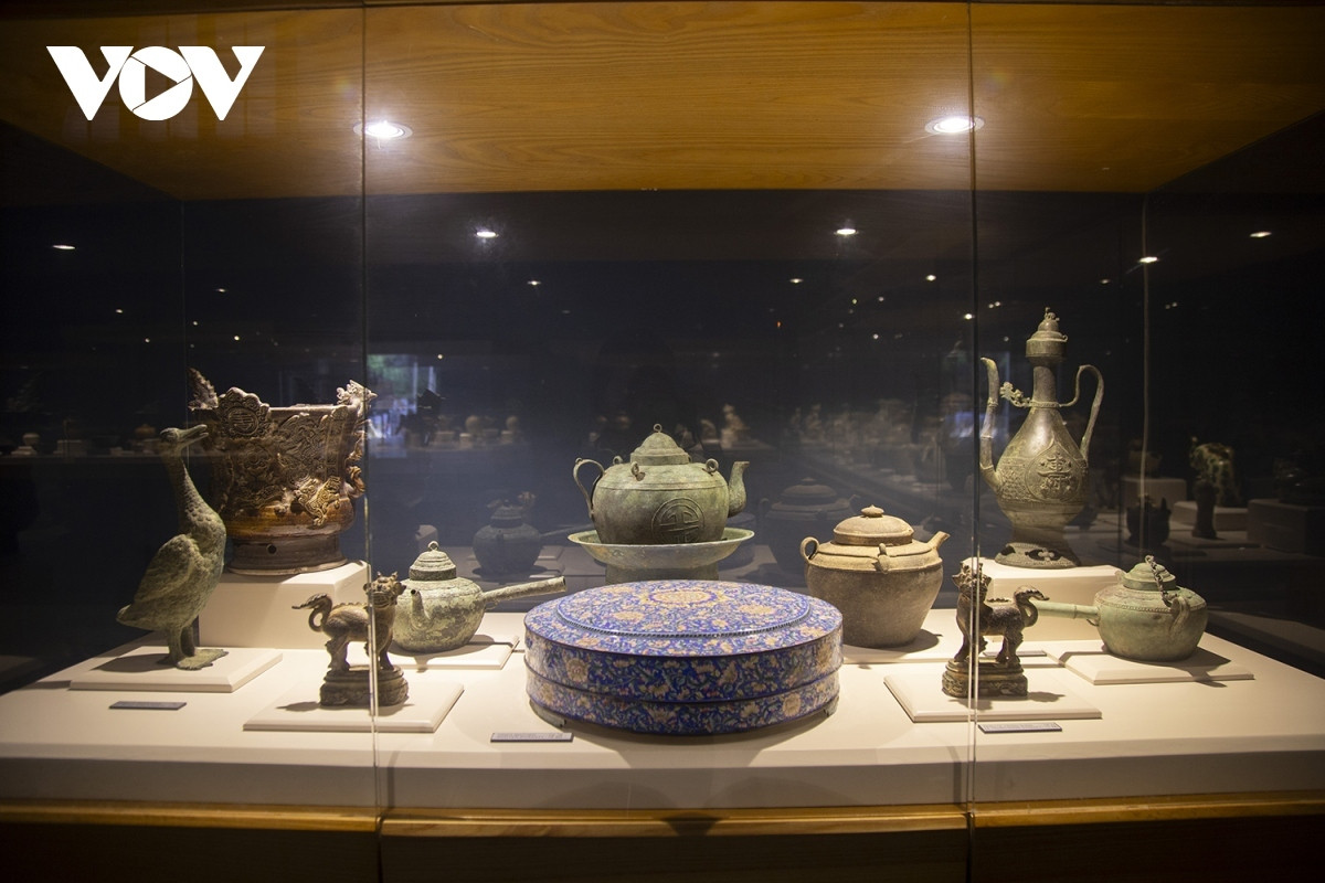 18 national treasures presented to public at hai phong museum picture 12