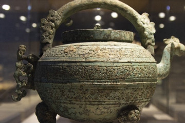 18 national treasures presented to public at Hai Phong Museum