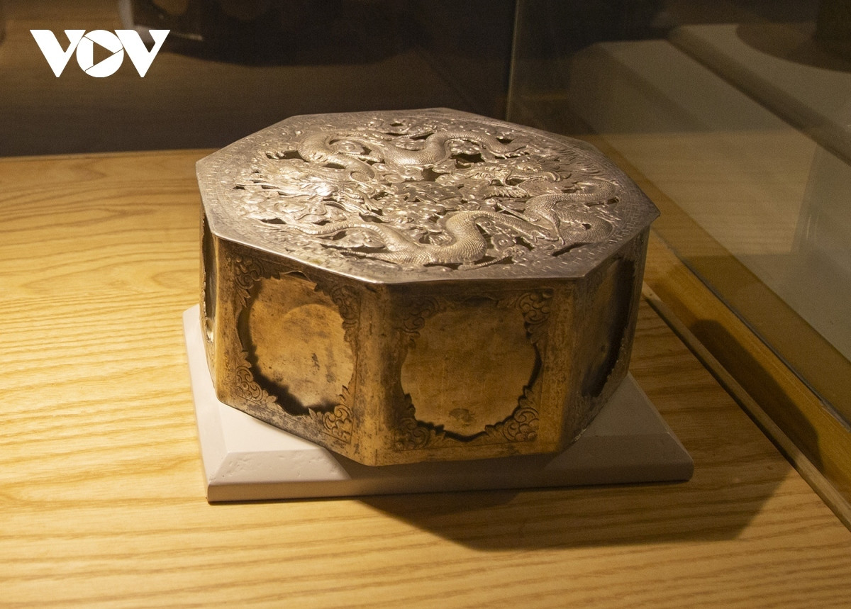 18 national treasures presented to public at hai phong museum picture 6