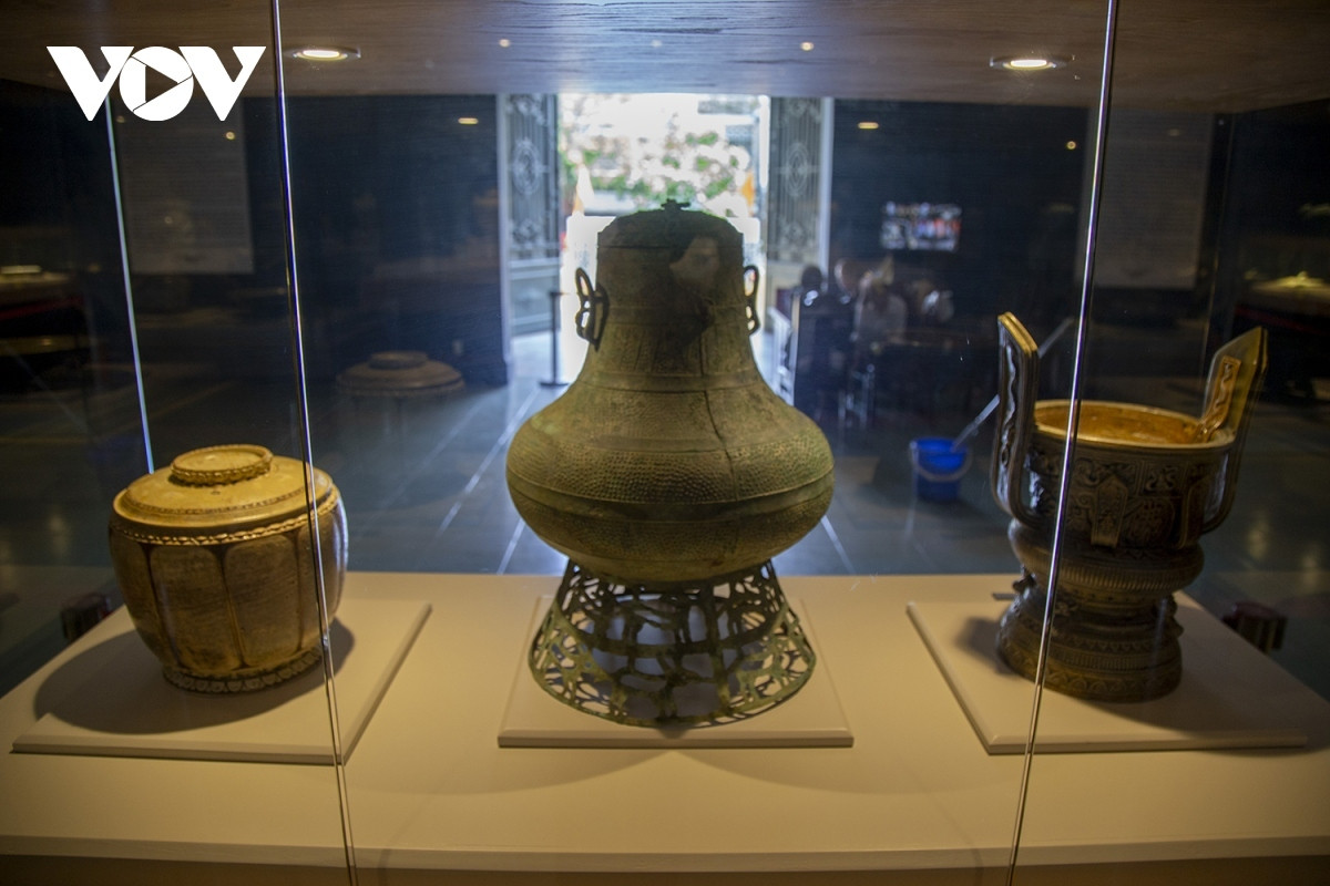 18 national treasures presented to public at hai phong museum picture 5