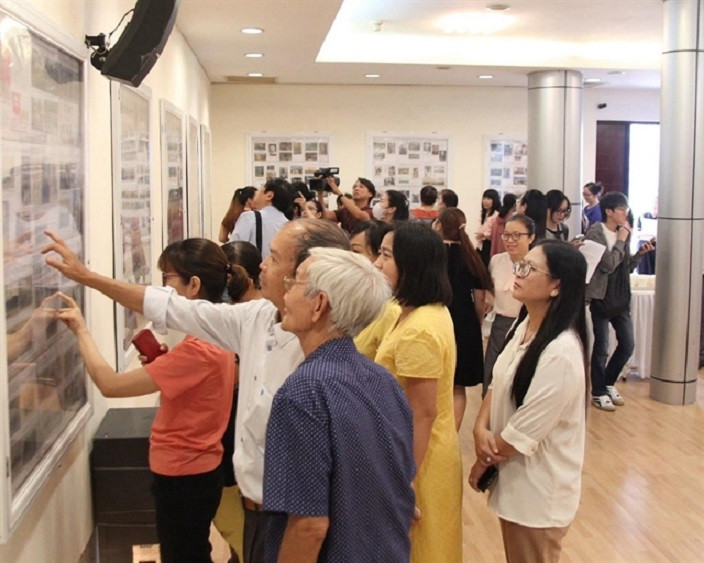 exhibition2.jpg