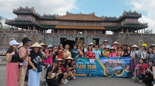 Filipino famtrip delegation surveys tourist attractions in central region