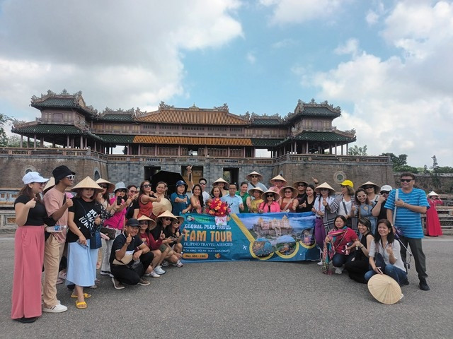 filipino famtrip delegation surveys tourist attractions in central region picture 1