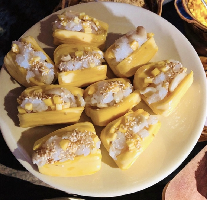 cashew fruit.jpg2.jpg