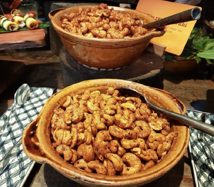 cashew fruit.jpg3.jpg