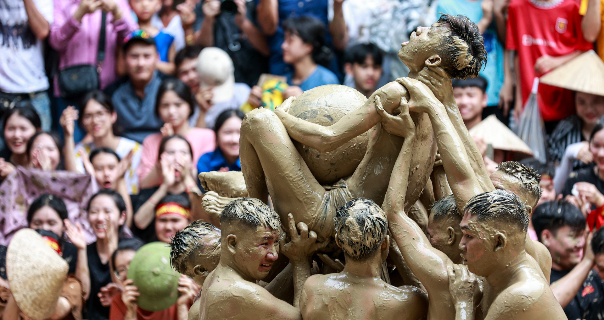 Wrestling competition on the muddy field in Bac Giang