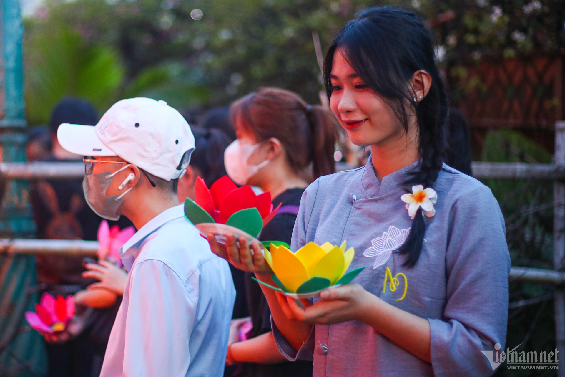 W-phật đản hoa đăng 17.jpg