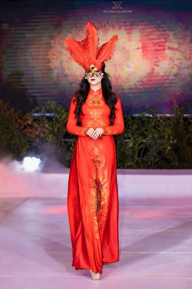 vietnamese ao dai collection makes us debut picture 12