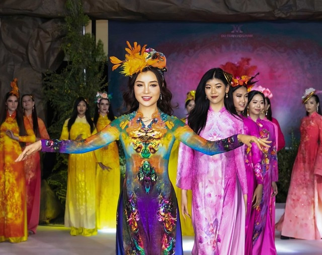 vietnamese ao dai collection makes us debut picture 2
