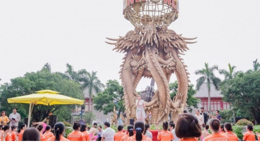 2,000 people perform yoga at summer festival