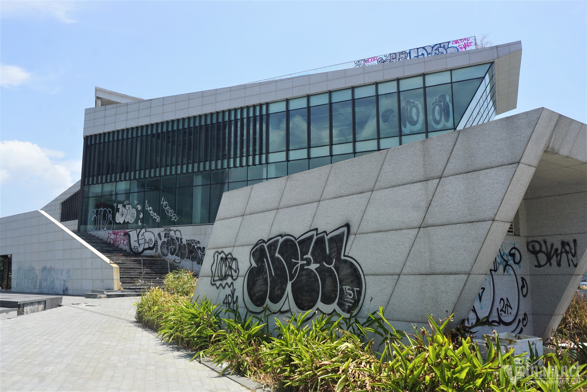 graffiti dn.jpg10.jpg