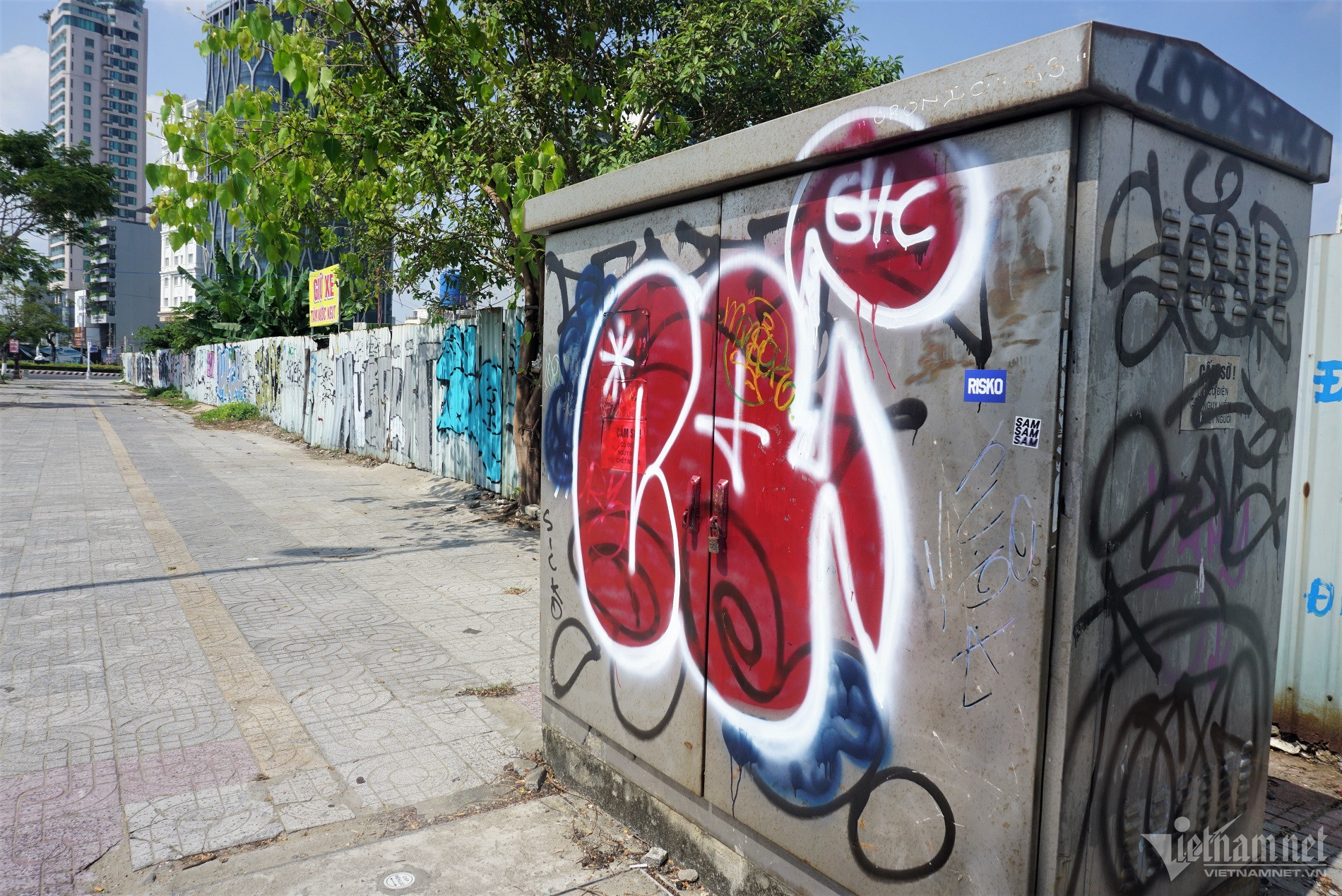 graffiti dn.jpg5.jpg