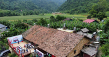 Cao Bang opens centenary wooden stilt house to tourists