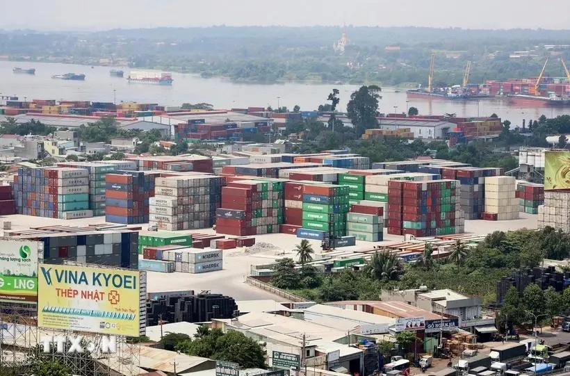 Vietnam’s trade surplus tops 8 billion USD in five months