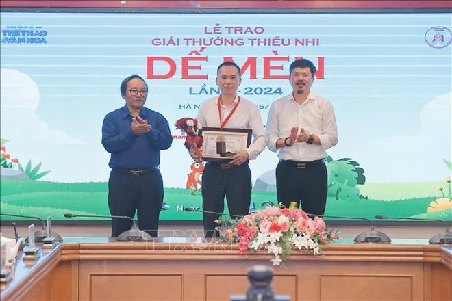 fifth De Men Awards for Children 2.jpg