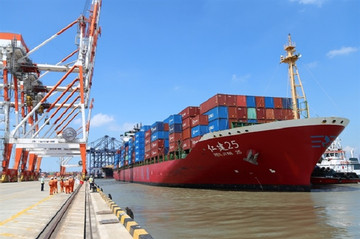Untapped potential for Vietnam to build international transshipment ports