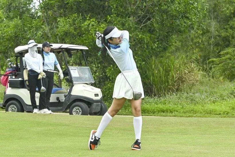 Vietnam, Singapore join hands in golf development