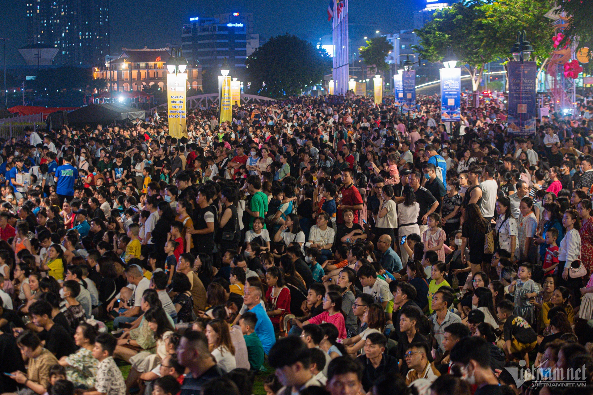 W-lễ hội sông nước 15.jpg