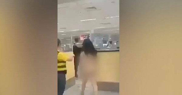 Vietnamese woman strips naked at Philippine airport over visa dispute