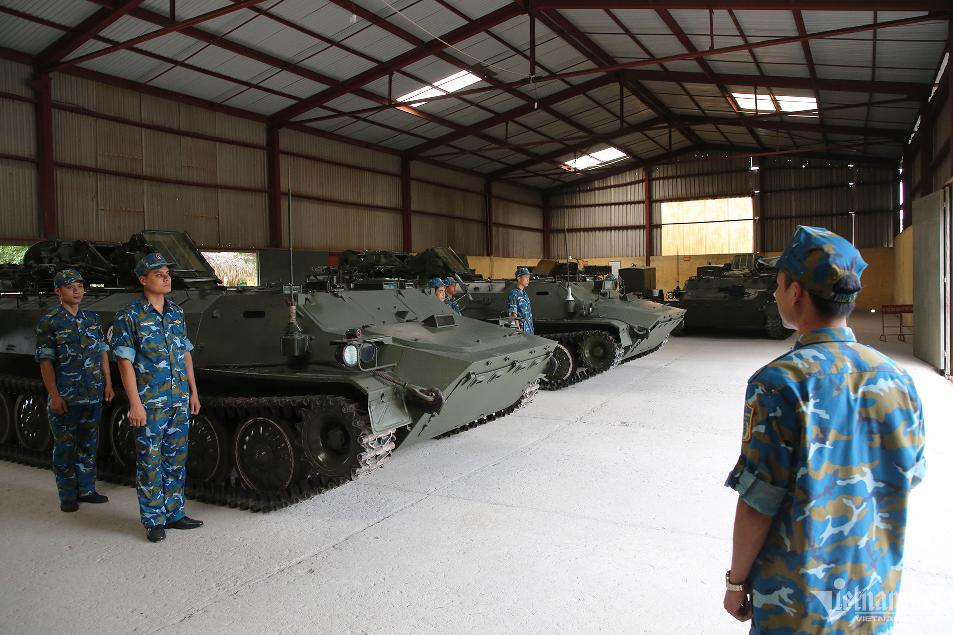 W-to hop a 89 6 copy.jpg