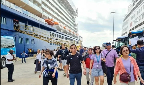 Foreign arrivals outnumber domestic to Ha Long Bay