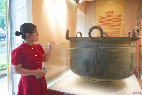 2,000-year-old national treasure displayed at Thanh Hoa Museum