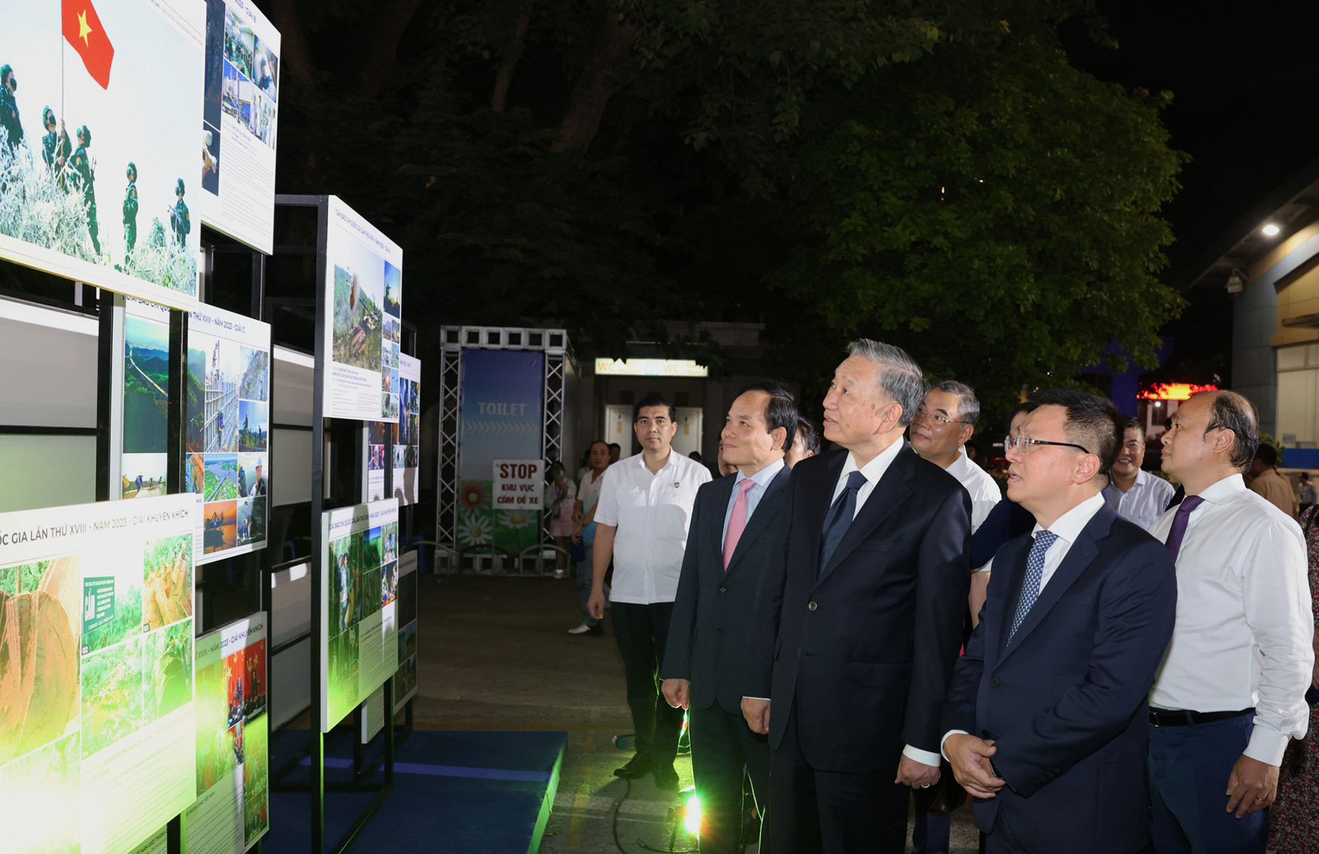 1chu tich nuoc 2937.jpg