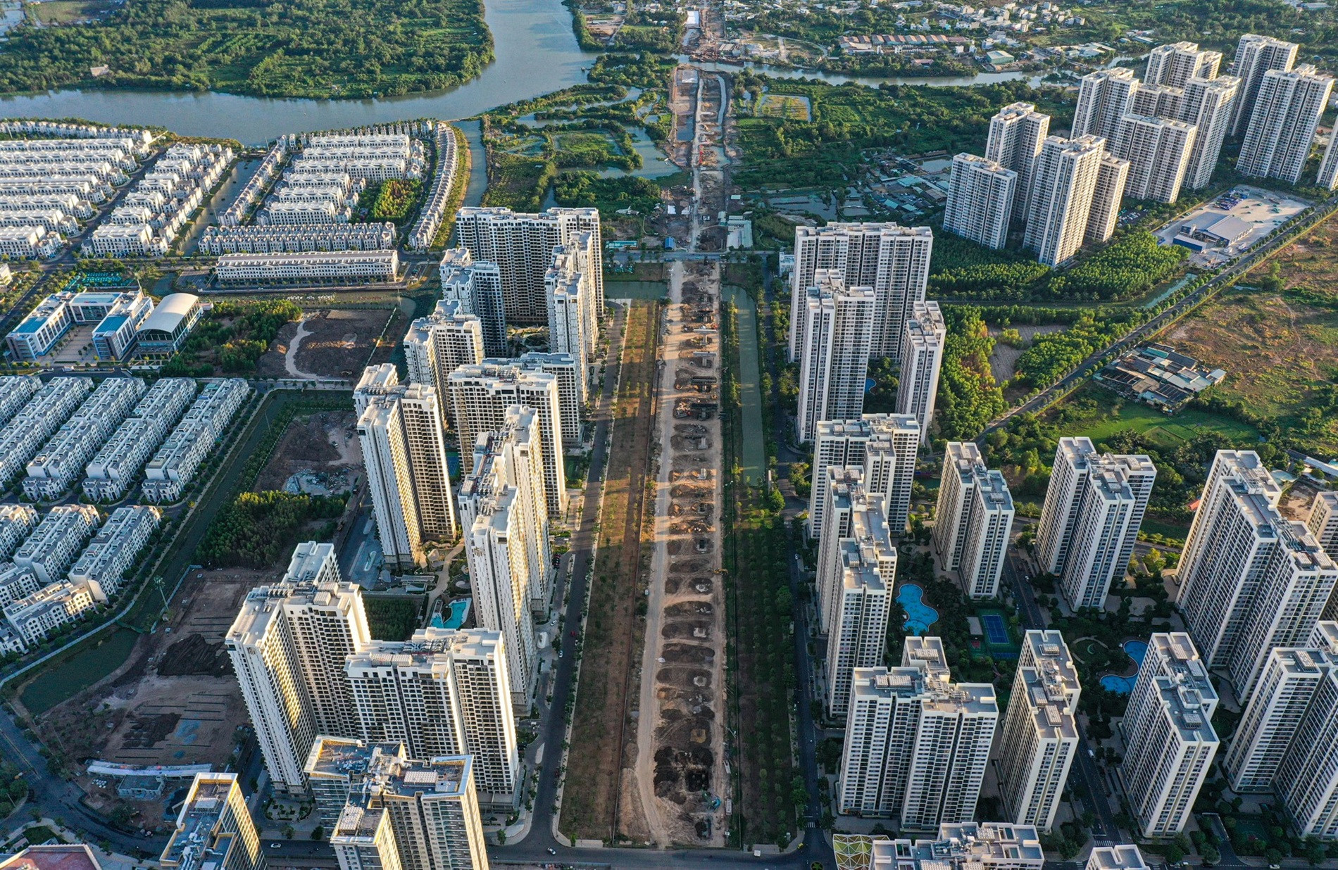 disburse Belt3 NguyenHue.jpg