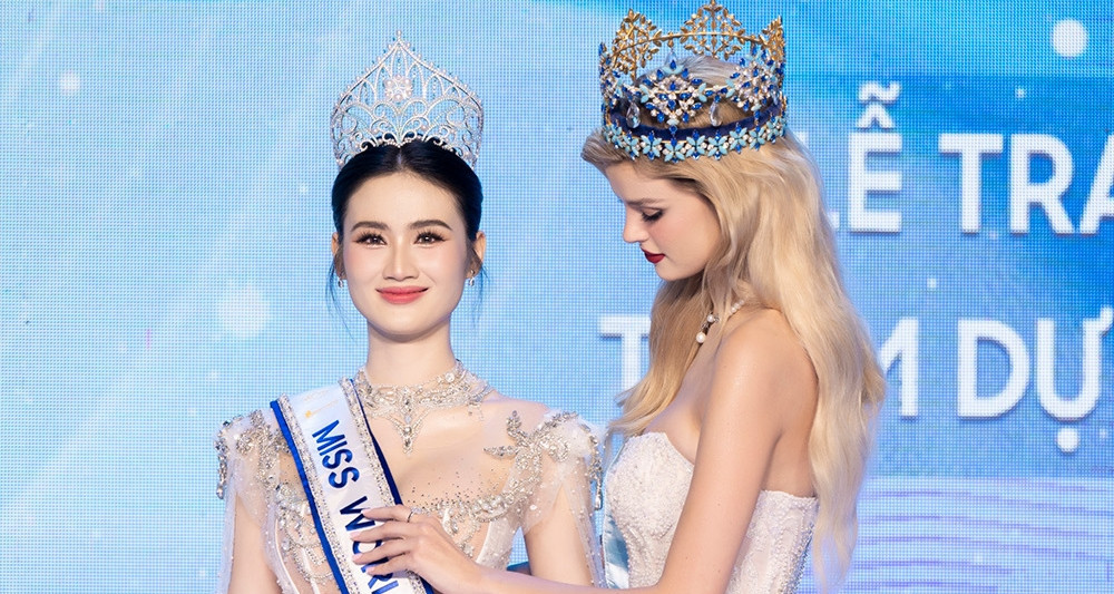 Emotional moment for Miss World Vietnam at Miss World 2024 sash presentation