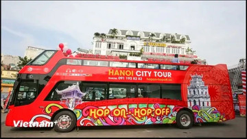 Hanoi to launch double-decker bus tour to Bat Trang pottery village