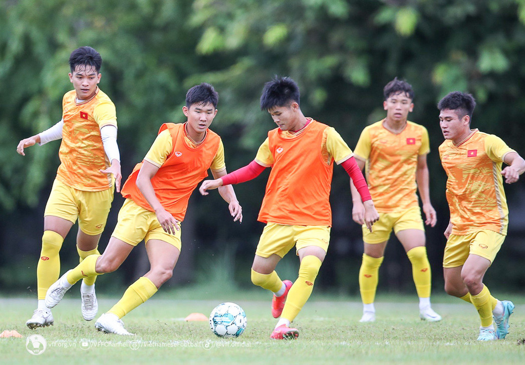 u19 viet nam 1.jpg