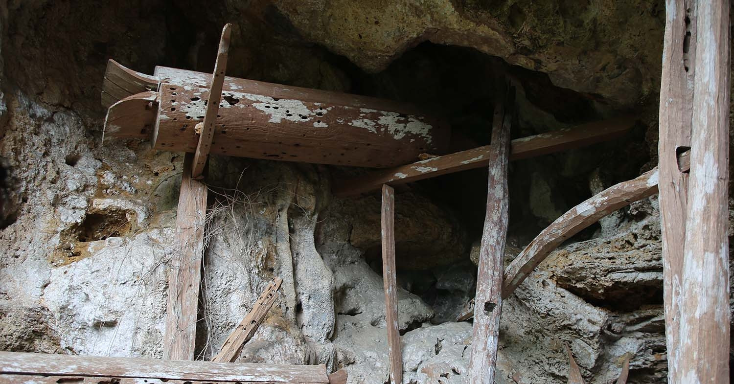 Tang Me cave: A journey to the 1,000-year-old hanging coffins