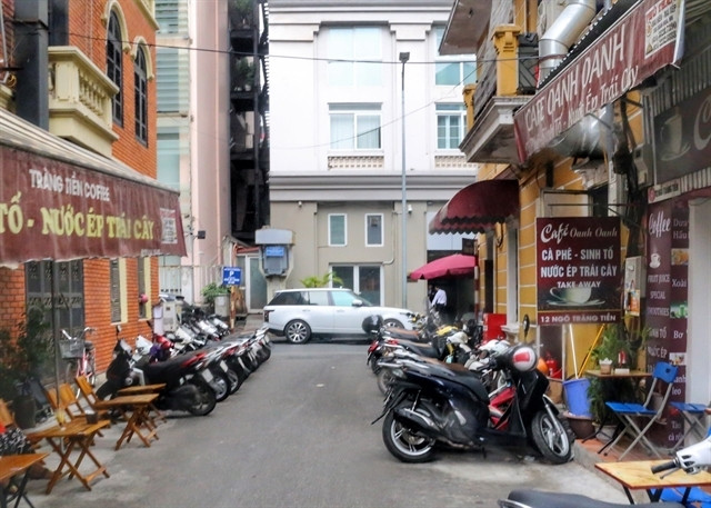 Pilot sidewalk usage fee collection proposed in Hoàn Kiếm District