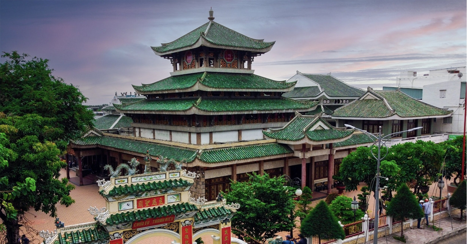 A glimpse into Ba Chua Xu Temple, Vietnam's most generous relic site