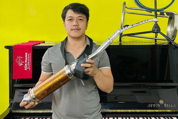 Da Nang man turns discarded waste into musical instruments