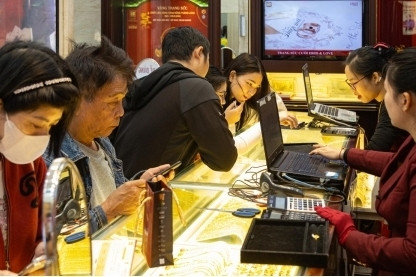 Central bank says no gold shortages, vows to stabilise gold market