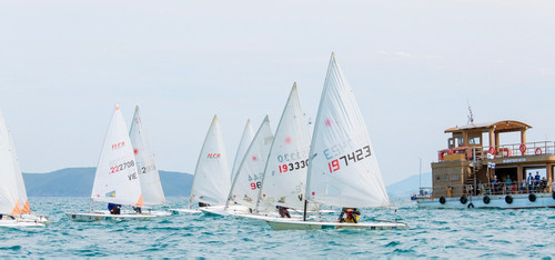 Spectacular sailing and stand-up paddleboarding competitions in Nha Trang Bay