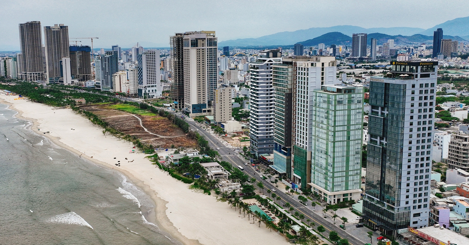 Tourists struggle to find rooms as Da Nang fireworks festival finale approaches