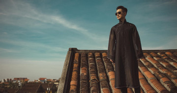 Café owner denies allowing singer Duc Tuan's rooftop photo shoot in Hoi An