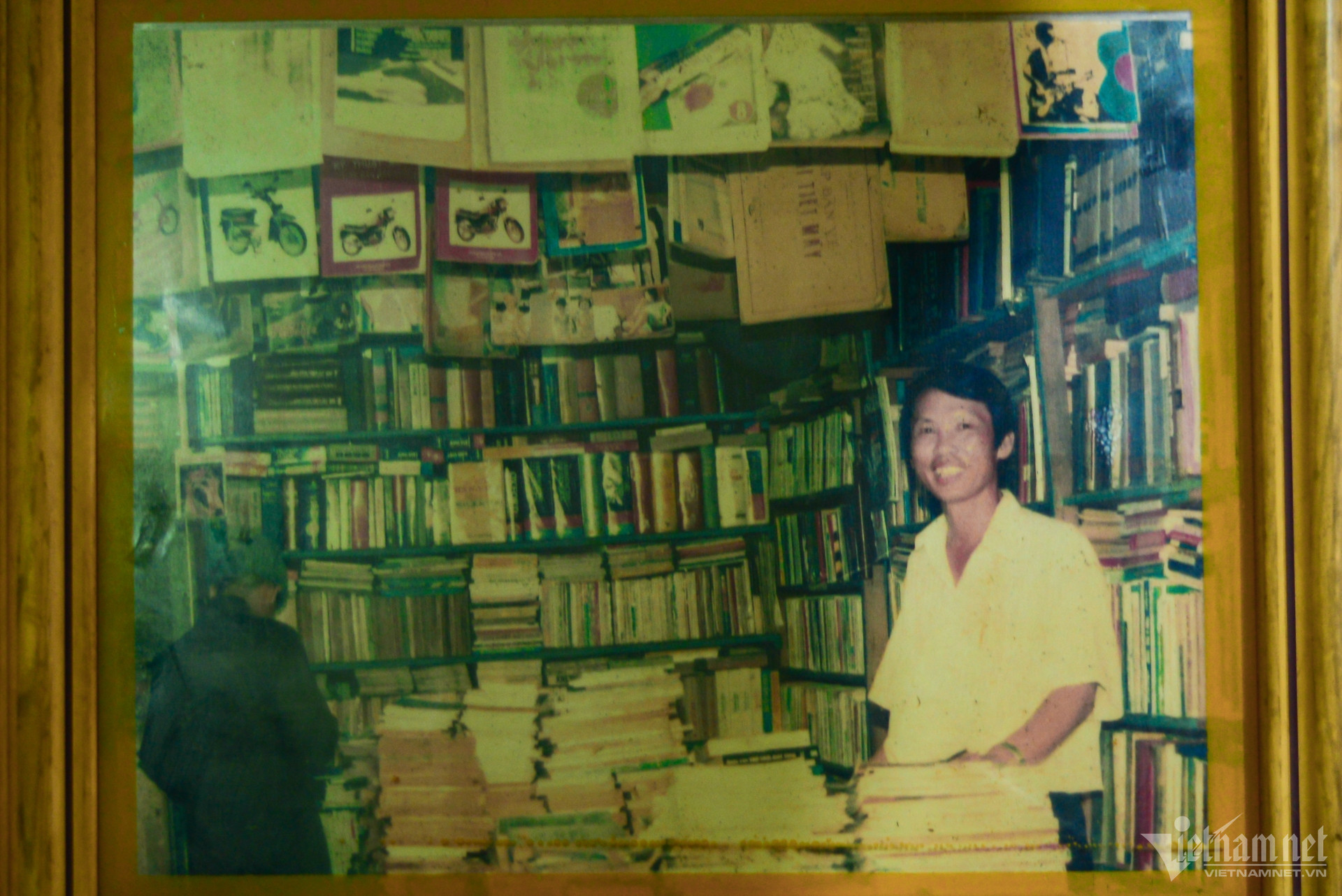 W-tiệm sách cũ_ 2.jpg