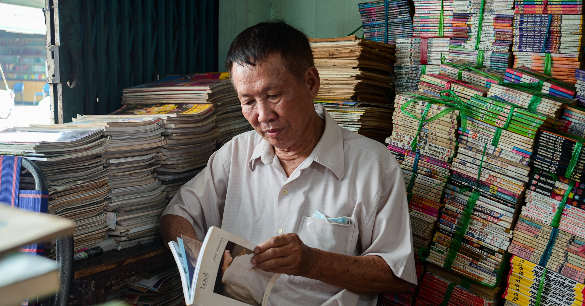 75-year-old bookshop owner keeps the love for printed books alive in HCM City