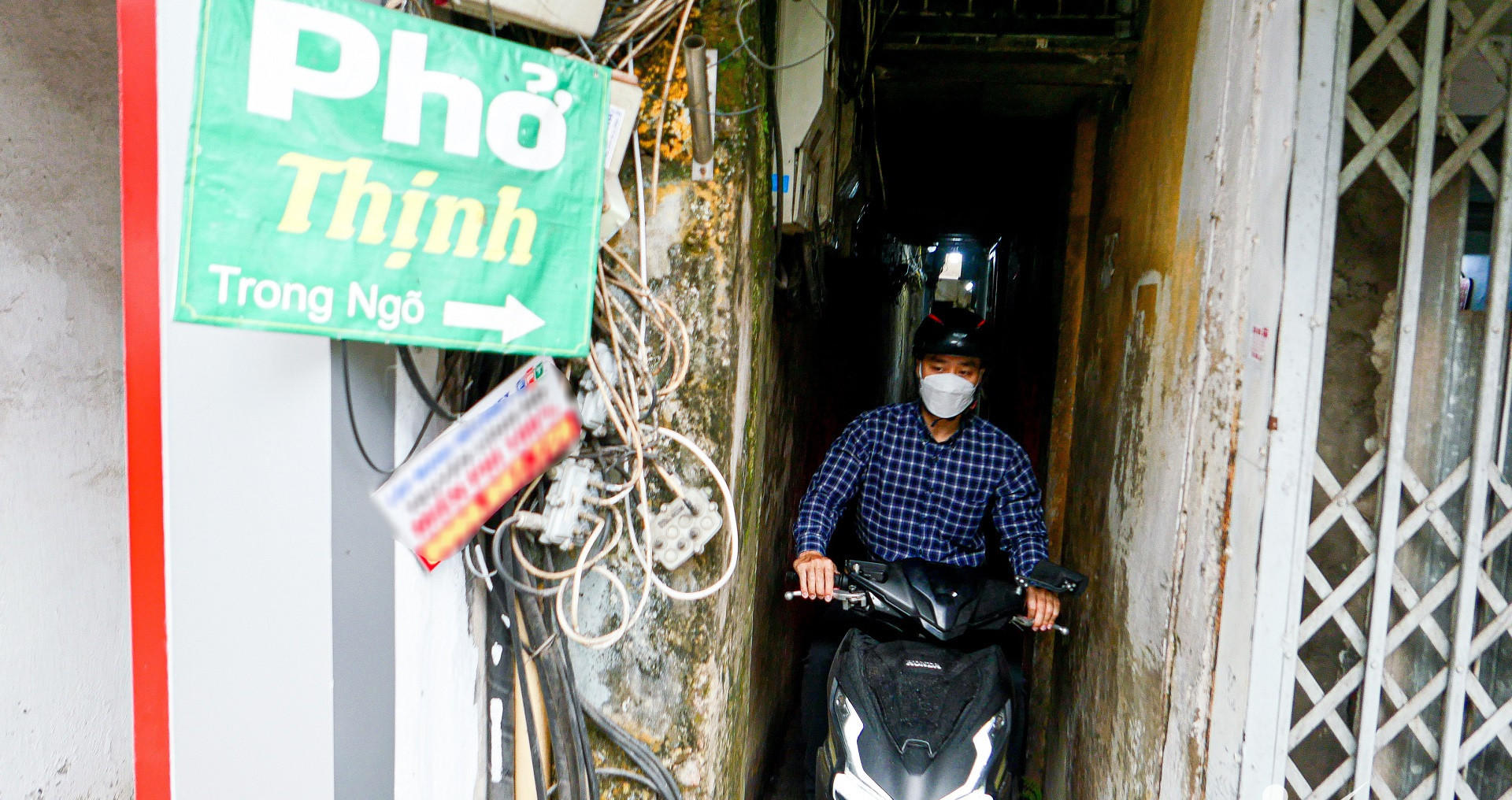 Hidden gems in Hanoi's Old Quarter: Pho spots that retain loyal customers