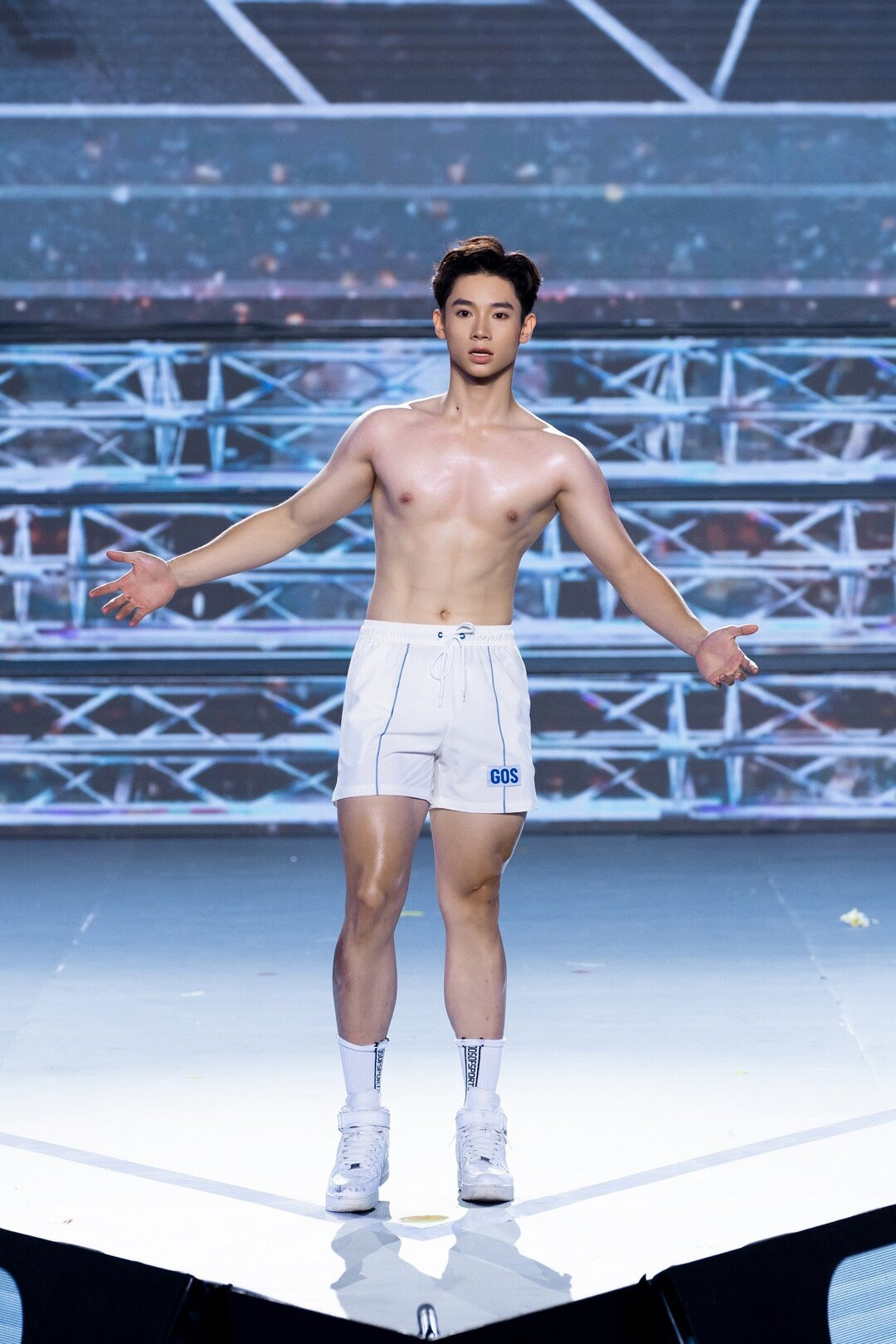 Pham Tuan Ngoc triumphs as Mr. World Vietnam 2025