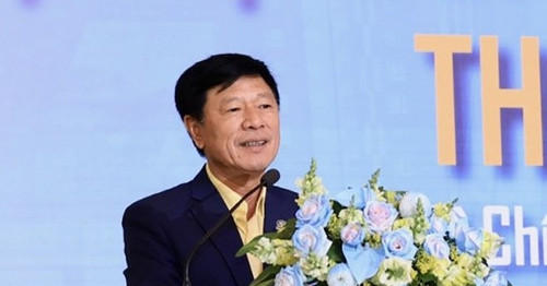Hoang Quan chairman banned from leaving Vietnam over tax debts