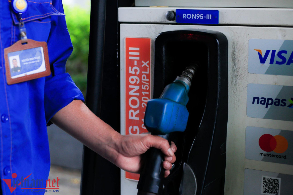 petrolHoangHa (1).jpg